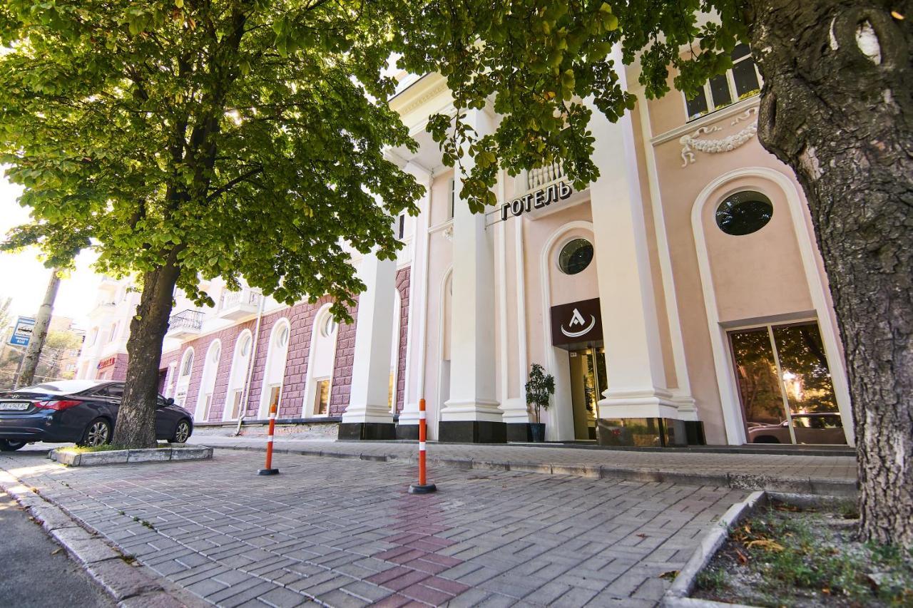 Art Hotel Academy Днепър Екстериор снимка